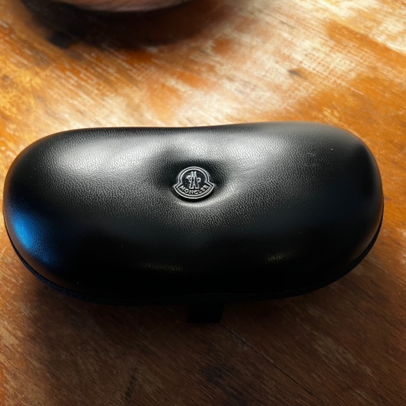 Moncler sunglasses - Picture 5 of 7